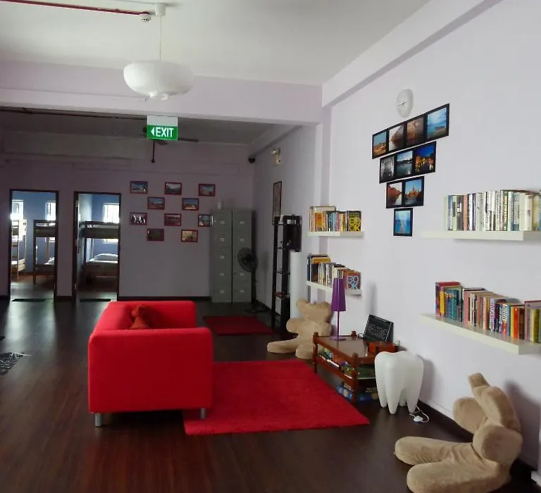 Gusti Bed & Breakfast Singapore-1